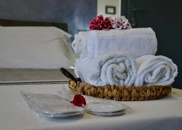 Paradise Suites 500m Dal Mare In Estate Servizio Navetta Per Sperlonga CentroBed and Breakfast